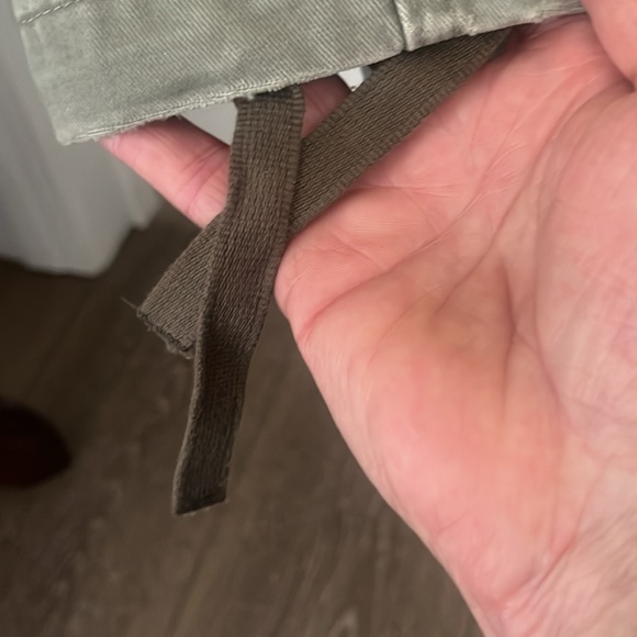 Vintage Men’s Khaki Green Cargo Pants. 36-34. Gap. Numerous pockets - Picture 9 of 10